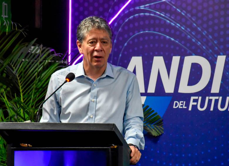 Bruce Mac Master, presidente de la Andi, planteó reasignar recursos del presupuesto nacional para atender las necesidades de la emergencia. FOTO cortesía Andi