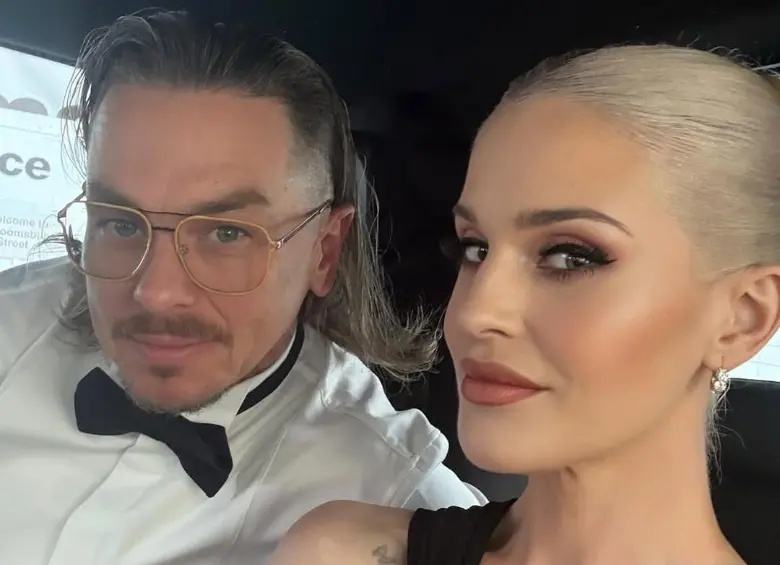 Sid Wilson y Kelly Osbourne se comprometieron el 5 de julio, durante el concierto de despedida de Ozzy Osbourne en Inglaterra. Imagen tomada de, Instagram personal de Kelly Osbourne.