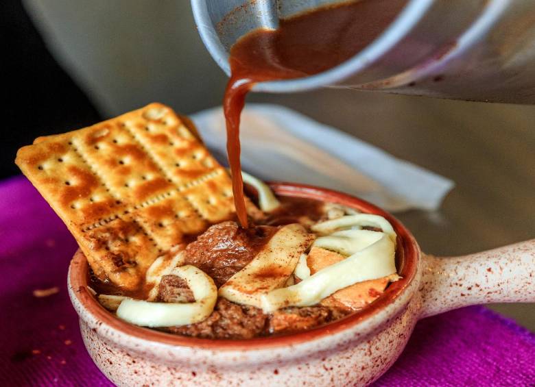 La comida de la abuela se convirtió en una apuesta rentable en Antioquia, donde identidad y experiencia se convierten en valor económico. Foto: Camilo Suárez