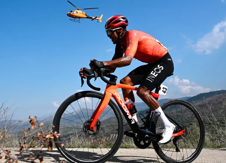 Brandon compite en su primer Giro. FOTO X-Ineos