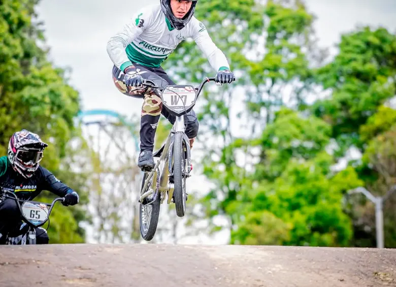 Juan José Velásquez se confirmó en Bogotá como el mejor bicicrosista de Colombia en la actualidad. FOTO INSTAGRAM VELÁSQUEZ