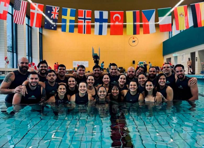 La delegación del Club Orcas (femenino y masculino), campeón de la Champions Cup 2024 en Alemania. FOTO: Cortesía Club Orcas