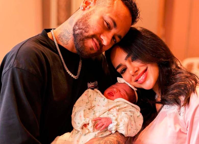Neymar, Bruna Biancardi y su hija Maive, recién nacida. FOTO INSTAGRAM BRUNA