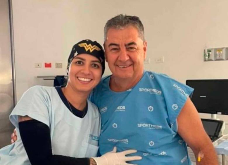 El técnico Jorge Polilla Da Silva tras ser atendido por la fractura de una costilla, en la previa al duelo por Copa Sudamericana entre América y Racing de Uruguay. FOTO TOMADA FACEBOOK AMÉRICA
