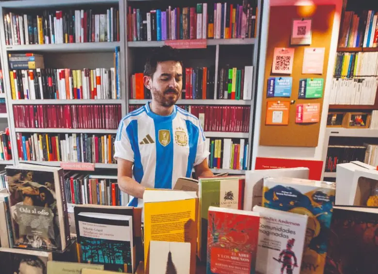 David Robledo es el editor de Verso Libre y uno de los integrantes de la Corporación Común y Corriente. FOTO: Julio Herrera