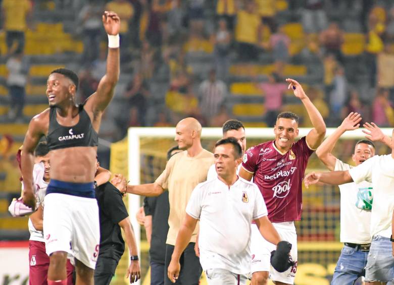 ¿Cuántas veces se han enfrentado Nacional y Tolima en finales de Liga en torneos cortos?