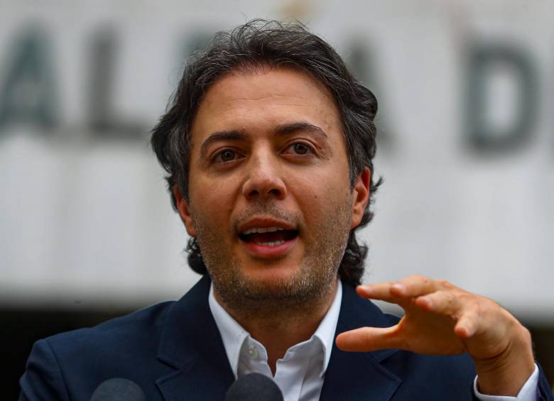 Daniel Quintero fue suspendido de forma provisional por la Procuraduría por su presunta participación en política. FOTO: MANUEL SALDARRIAGA