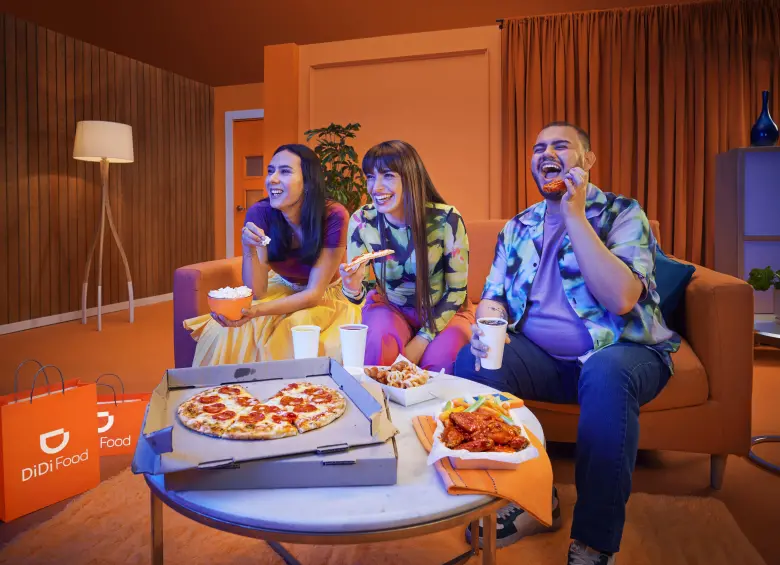 Dos horas antes del encuentro, las solicitudes de comida crecieron 30 % frente a un día comparable, mientras que una hora antes registró un aumento de un 55 %, el mayor de la jornada. FOTO: Cortesía Didi.
