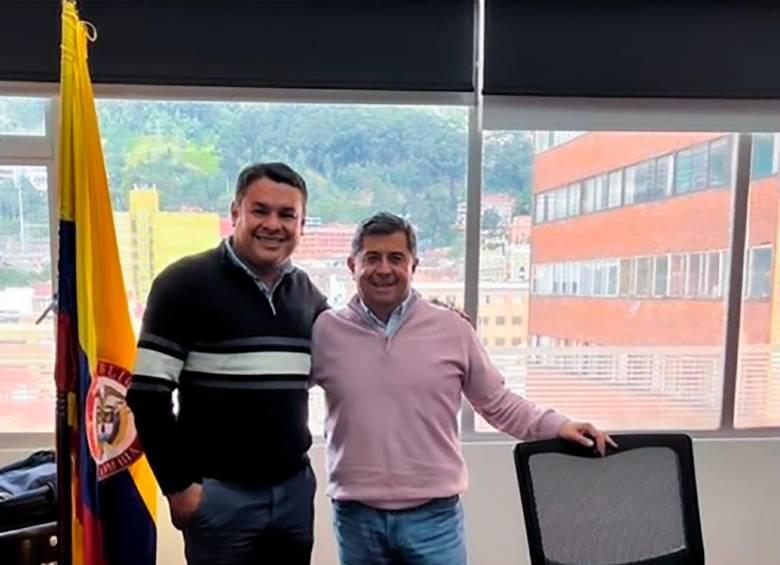 Luis Carlos Barreto junto al director del Departamento Administrativo de la Función Pública, César Augusto Manrique, en agosto de 2022. “Gracias por su amistad”, escribió Barreto en sus redes. FOTO Tomada de redes sociales