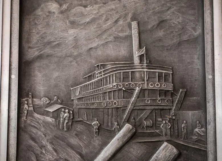 La Naviera, la historia del “barco” encallado en el Centro de Medellín 