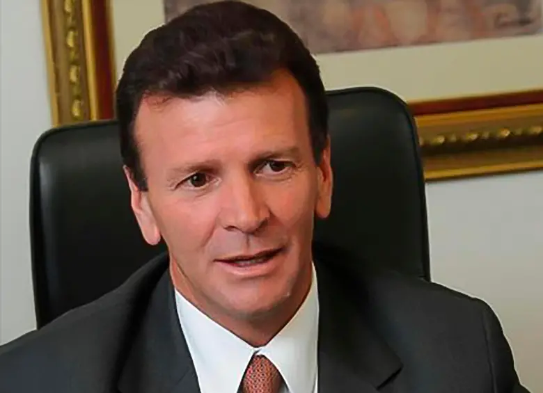 Montealegre pasó de defender a enemigos de Petro a impulsar Constituyente en su gobierno