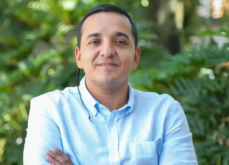 Santiago Jiménez, creador de Cuidar a Colombia, estudió economía y una maestría en ciencias naturales y matemática. Ha trabajado en el sector público y privado desarrollando procesos de transformación digital. Foto: Cortesía