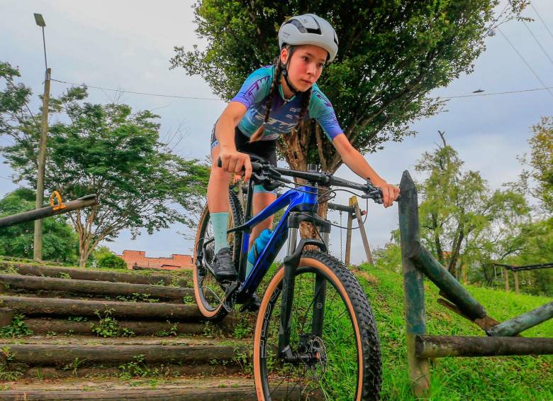 Daniela Gaviria Ramírez es intrépida, potente y con gran habilidad para el ciclismo de montaña, actualmente es la subcampeona juvenil y una de las de mayor proyección internacional. FOTO Esneyder Gutiérrez