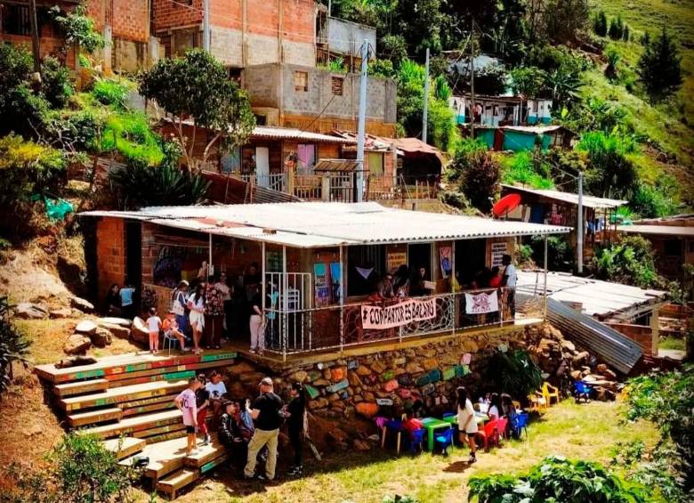 Esta es la sede que desde 2020 ocupa Somos Por Naturaleza y otras organizaciones en el barrio La Honda, oriente de Medellín. FOTO Cortesía