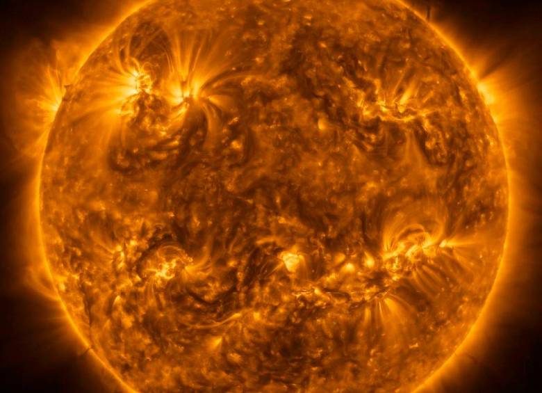 Imagen completa del Sol captada por Solar Orbiter. CORTESÍA: ESA & NASA/Solar Orbiter/EUI team; Data processing: E. Kraaikamp (ROB)
