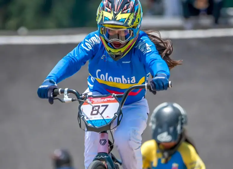 Valentina Jiménez es la actual campeona nacional en damas 16. Foto: Cortesía de redes @lachispitadelbmx
