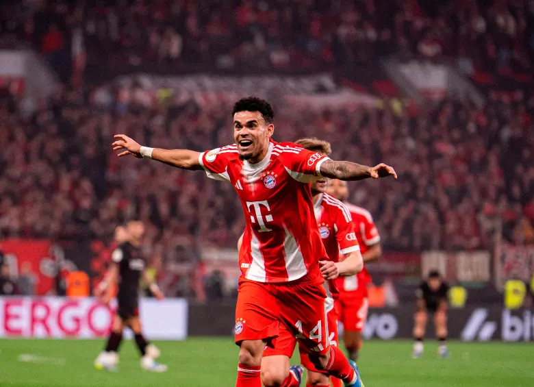 Luis Díaz puso el 2-0 a favor del Bayern de Múnich en la semifinal de la Copa de Alemania ante el Leverkusen. FOTO @FCBayern