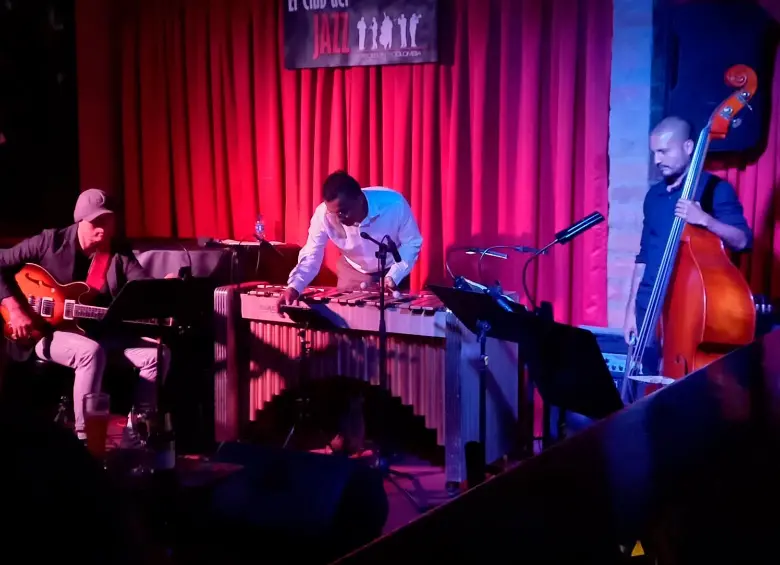 En este tipo de espacios, los músicos de la orquesta sinfónica de Eafit exploras otros géneros musicales. Foto: Cortesía.