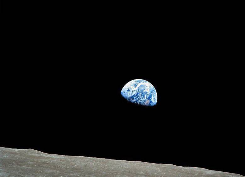 <p><b>Muere William Anders, exastronauta del Apolo 8 . </b></p><p><b>‘Earthrise’ (Amanecer de la Tierra). Foto tomada de X (antes Twitter) </b></p><p><b><a rel=nofollow href=https://x.com/sentdefender>@sentdefender</a></b></p><p> </p>