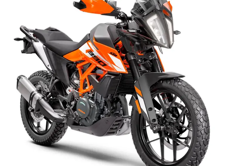 Esta es la referencia, una KTM 390 Adventure, la utilizada en el ataque a este ganadero en Envigado. En un inicio, por la confusión de las autoridades, se pensó que era una Ducati, de la cual nunca se especificó de qué tipo era. FOTO: TOMADA DE KTM