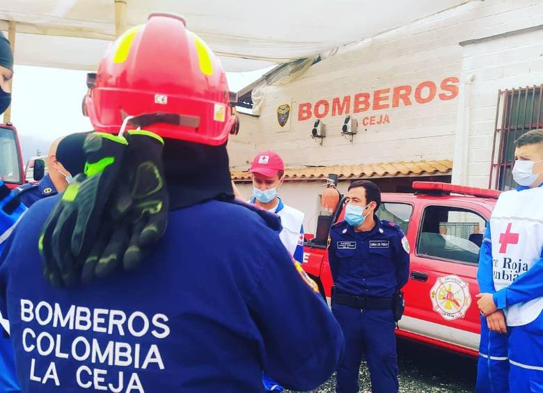 El aumento para este año habría sido superior a los 120 millones de pesos para garantizar el servicio del cuerpo bomberil. FOTO: Instagram Cuerpo de Bomberos La Ceja