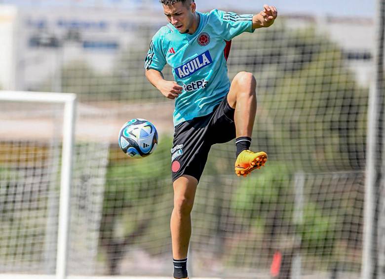 Andrés Salazar, de 20 años, ha sido uno de los jugadores destacados de Nacional en 2023. Ahora es el lateral izquierdo de la Selección Colombia FOTO FCF 