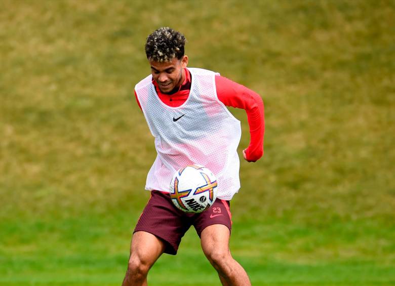 Luego de pasar gran parte de sus vacaciones en Colombia, Luis Díaz se reintegró a la discicplina del equipo inglés. FOTO Getty 