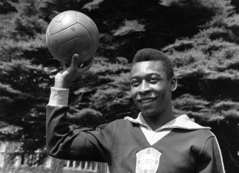 Edson Arantes do Nascimento​, más conocido como Pelé, cautivo a propios y extraños con el balón. FOTO: Getty