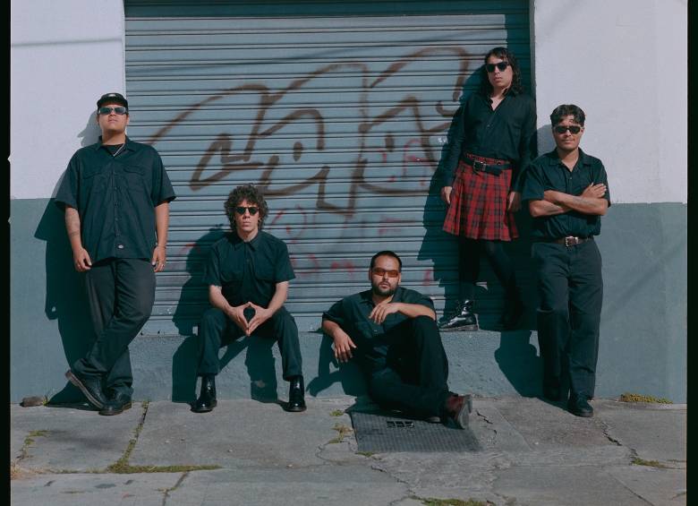 El Principio está compuesto por 11 temas. Fue grabado en El Desierto, un estudio en que han grabado artistas como Enrique Bunbury, Morat y Camilo. Foto Cortesía Laura Luxenberg.