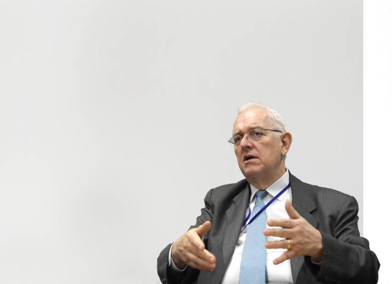 El ministro de Hacienda, José Antonio Ocampo, ha dedicado más de 300 horas a explicar la reforma. El lunes, la Comisión Tercera de la Cámara de Representantes discutirá el proyecto. FOTO EFE
