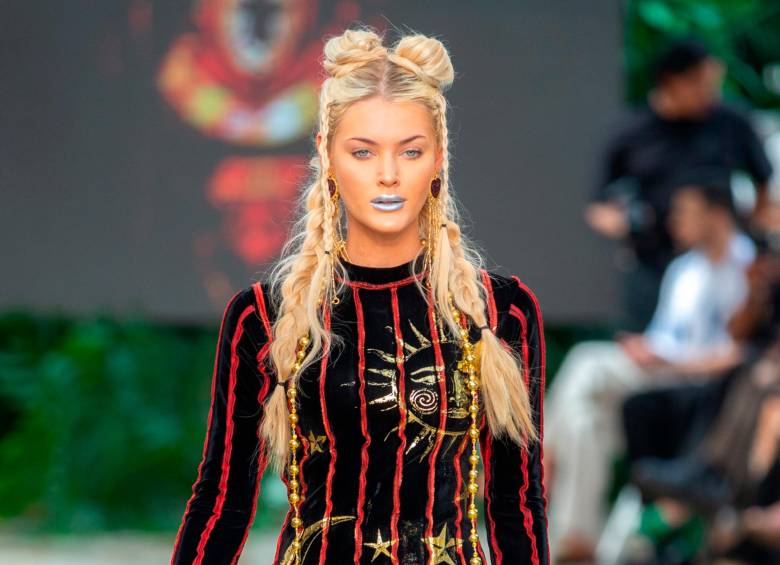 La actual reina desfiló para la pasarela Lugó Lugó en Colombiamoda 2025. FOTO Camilo Suárez