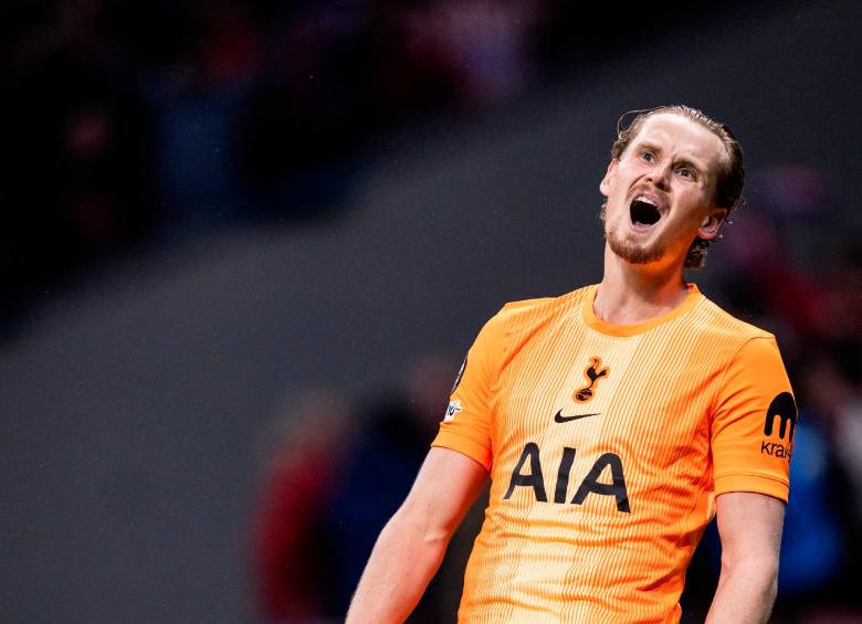 El arquero Antonin Kinsky es internacional con la selección de República Checa. El 23 de marzo se enfrenta a Irlanda por un lugar en la final del repechaje de la UEFA para la Copa del Mundo 2026. FOTO: GETTY