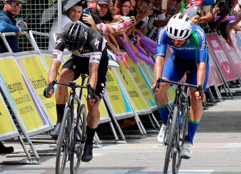 Paredes (izquierda), hasta en los sprint, impone calidad. Ahora ayudará a sus compañeros para buscar el título del Clásico. FOTO: Cortesía Diego Giraldo