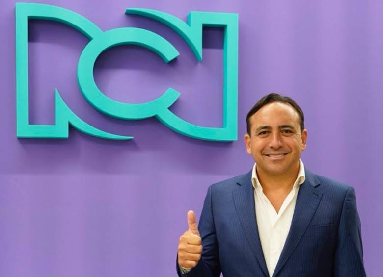 Mario Sabato ya está en Colombia para sumarse al equipo de RCN Deportes. Estará acompañado por la paisa Mónica Jaramillo. FOTO tomada de Instagram 