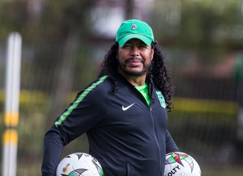 Tras su retiro, René Higuita se ha vinculado a campañas publicitarias, trabaja con Nacional y tiene una tienda deportiva. FOTO El Colombiano 