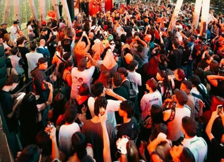 Más de 1.000 personas llegaron a la presentación de la chocolatina Jumbo Ryan Castro en la Unidad Deportiva Atanasio Girardot.