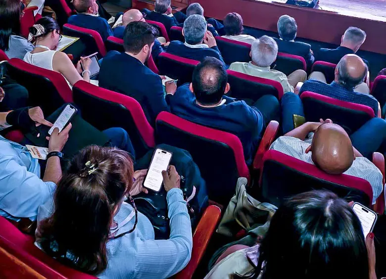 El foro “Centro de Medellín: oportunidades, transformación, hábitat” contó con la presencia de representantes del sector público, privado, académico y ciudadano. FOTO Julio César Herrera.