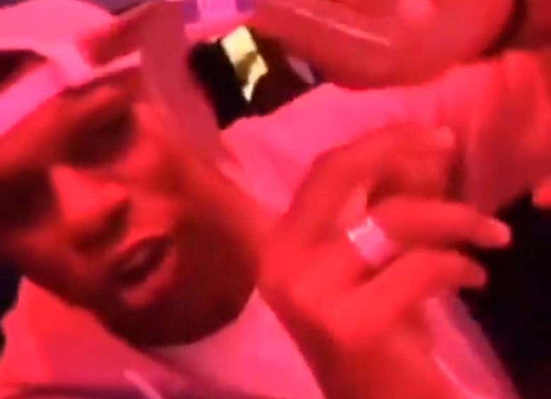 Los futbolistas ecuatorianos se grabaron en un club nocturno durante la gira por Estados Unidos. El video se hizo público en redes sociales. FOTO Captura de pantalla