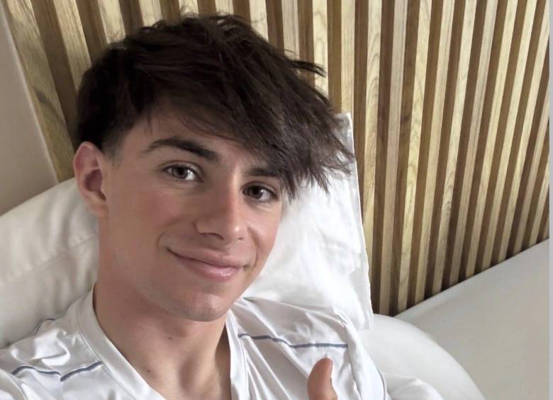 El motociclista colombo-español David Alonso es una de las promesas del motociclismo internacional. David Alonso publicó esta foto en sus redes tras el grave accidente de hace unas horas. Foto: tomada de redes.