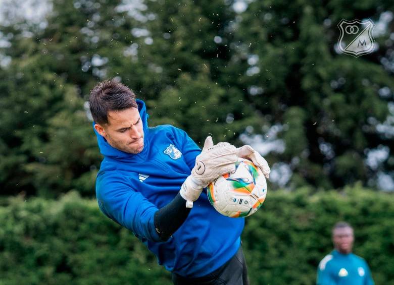 El error de Guillermo De Amores que marcó la derrota parcial ante Águilas. Foto: Tomada de redes @MillosFCoficial