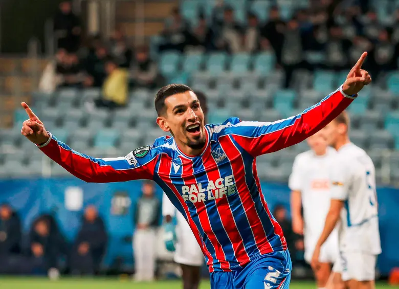 Daniel Muñoz festejando su gol con el Crystal Palace en la Conference League. FOTO GETTY