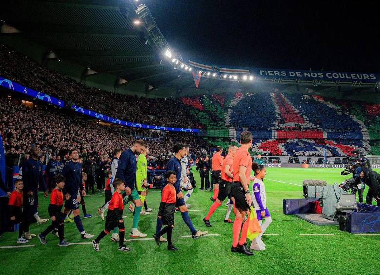 En el Parque de los Príncipes, en París, se jugará el partido entre el PSG y Barcelona. FOTO: Tomada de Instagram @psg, @quentin_lab_