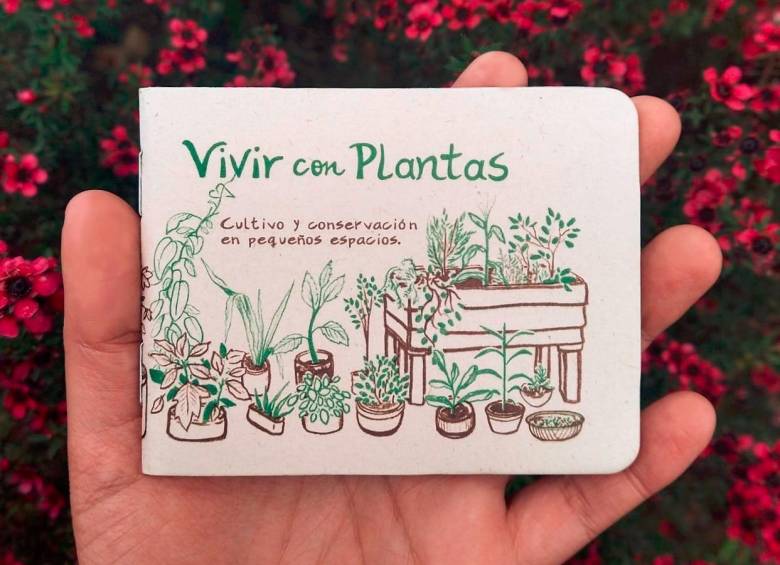 “Vivir con plantas”, “Un día con las plantas”, “Río de hilo”, “De la tierra” y “Plantas urbanas” son algunas de las publicaciones de Azul de bolsillo. Foto: Cortesía 