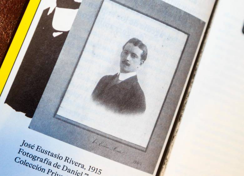 En la pasada Feria del Libro de Bogotá se lanzó ‘La Biblioteca Vorágine’, una colección de diez libros para conmemorar los 100 años de la obra de la obra. Se puede consultar de forma gratuita en https://bit.ly/bibliotecavoragine. Foto cortesía Colprensa/MinCultura.