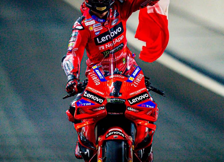 Francesco Bagnaia viene de ser campeón del mundo con Ducati en las temporadas de 2022 y 2023. FOTO Tomada de ‘X’: @PeccoBagnaia