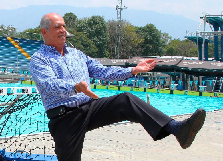 Sergio Pérez, en 2016, cuando la Liga de Natación de Antioquia cumplió 50 años. FOTO CORTESÍA GABRIEL BUITRAGO