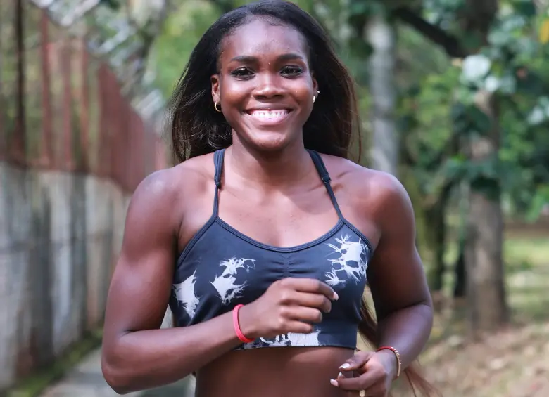 María Camila Maturana se alista para competir en el Panamericano de atletismo en Medellín. Foto: Manuel Saldarriaga Quintero.