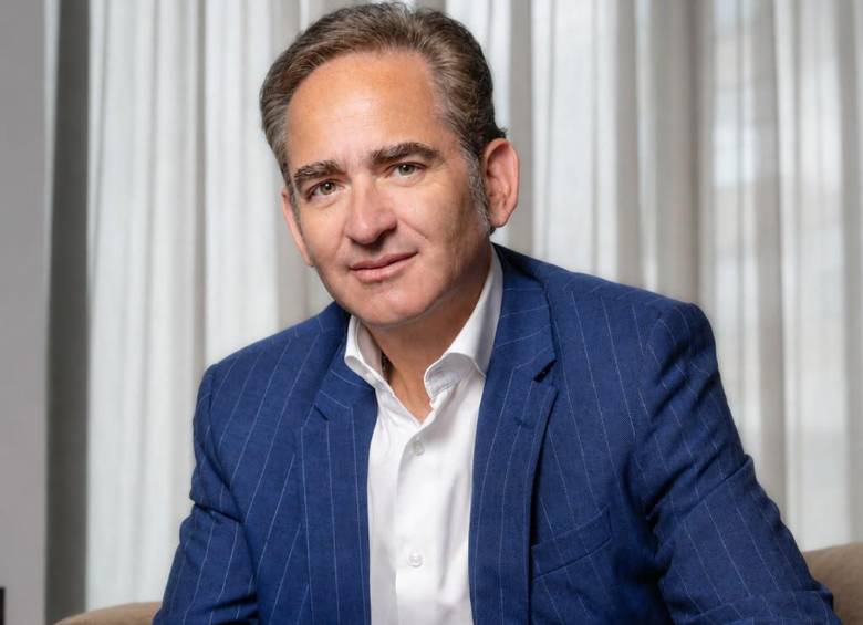 Desde la Quinta de San Pedro Alejandrino, en Santa Marta, donde el mandatario Abelardo De la Espriella llevó a cabo este viernes la ‘Ceremonia del Renacer de Ecopetrol’, el nuevo presidente de la estatal petrolera, Joaquín Gutiérrez Caballero, pronunció un discurso previo a asumir el cargo el próximo lunes. FOTO: Cortesía.