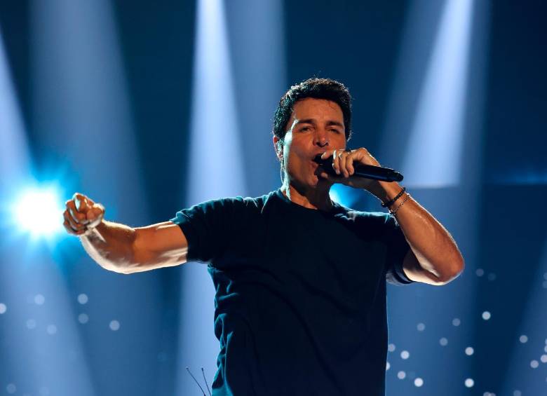 El cantante puertorriqueño Chayanne mientras ensaya en el Watsco Center para su presentación en los Billboard latinos. FOTO EFE.