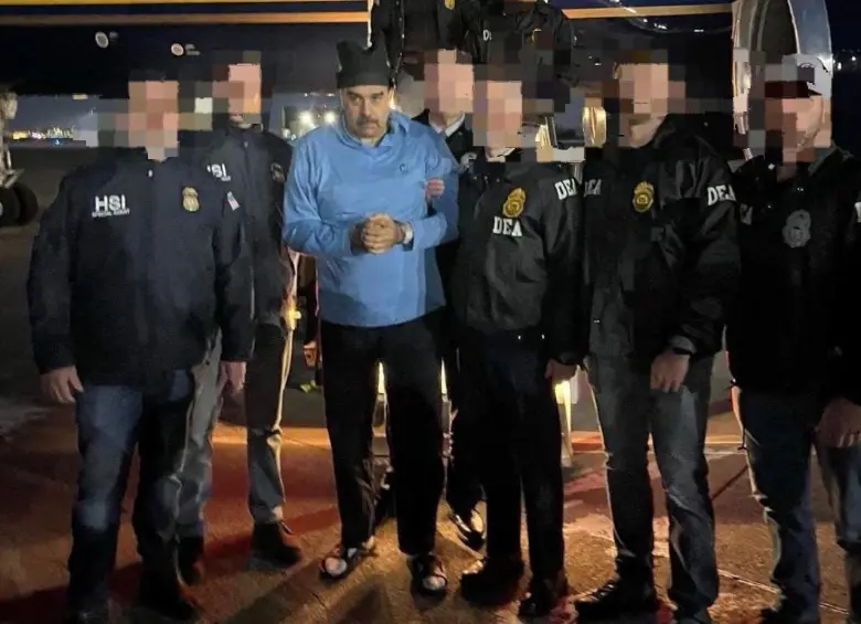 Tras aterrizar en Estados Unidos, Nicolás Maduro fue trasladado a una cárcel federal en Nueva York y aparecieron las primeras imágenes suyas bajo custodia en dependencias de la DEA. FOTO: Casa Blanca.